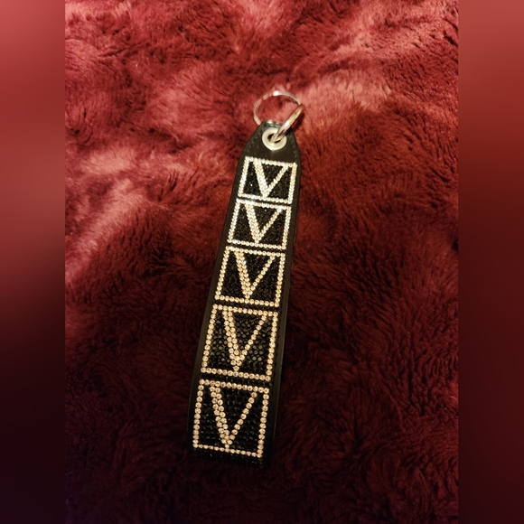 Victoria's Secret Accessories - NEW Victoria's Secret Key Ring Gemstone Strap
